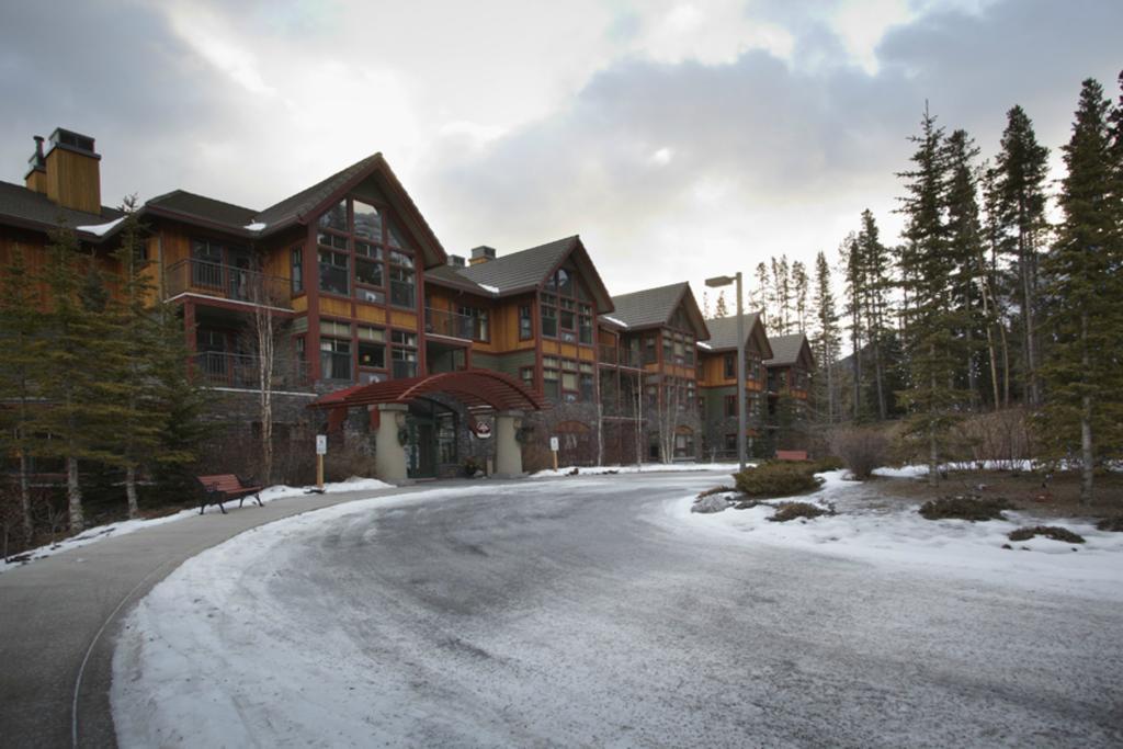 Platinum Suites Resort - Vacation Rentals Canmore Exterior photo