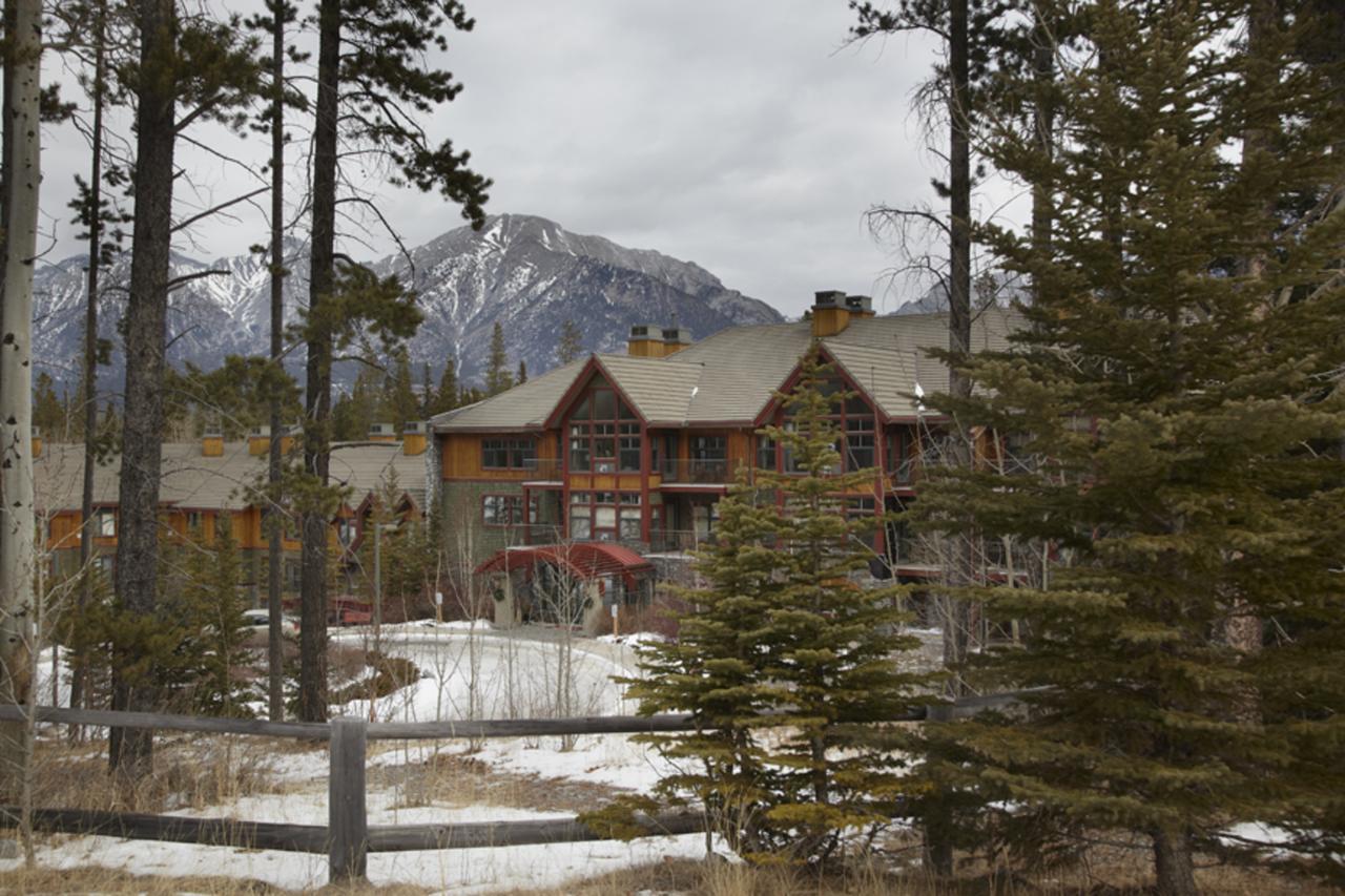 Platinum Suites Resort - Vacation Rentals Canmore Exterior photo