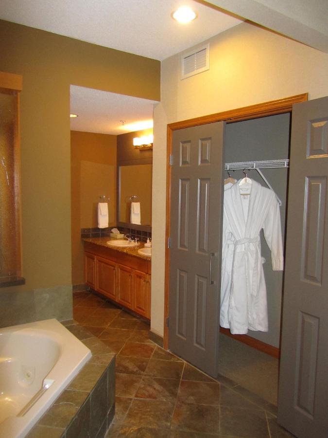 Platinum Suites Resort - Vacation Rentals Canmore Room photo