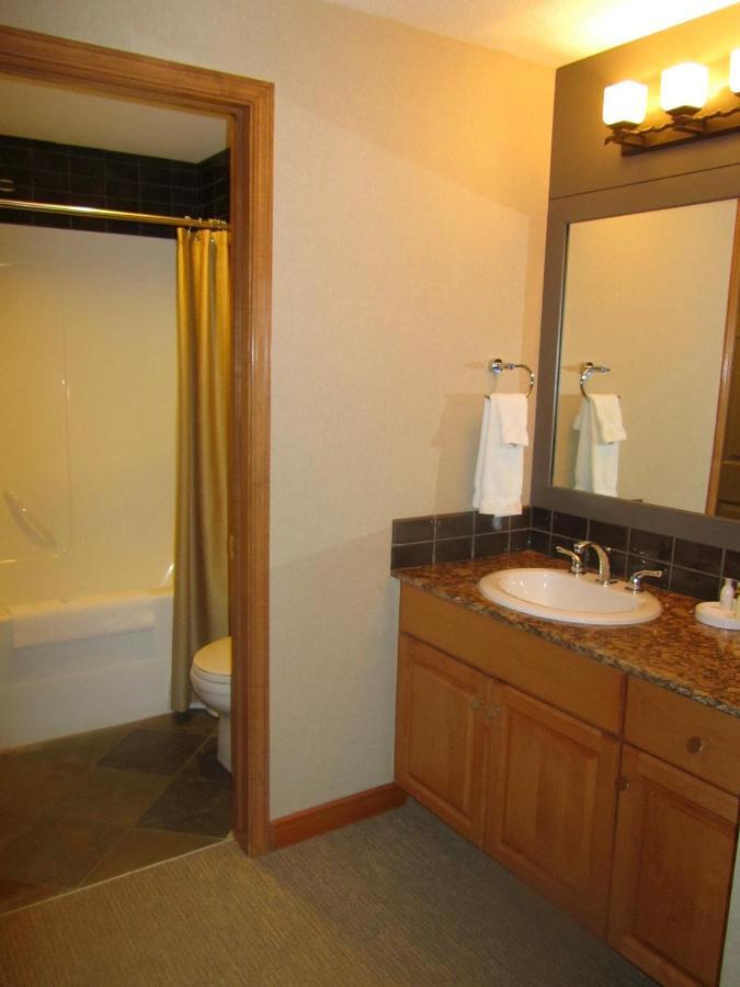 Platinum Suites Resort - Vacation Rentals Canmore Room photo
